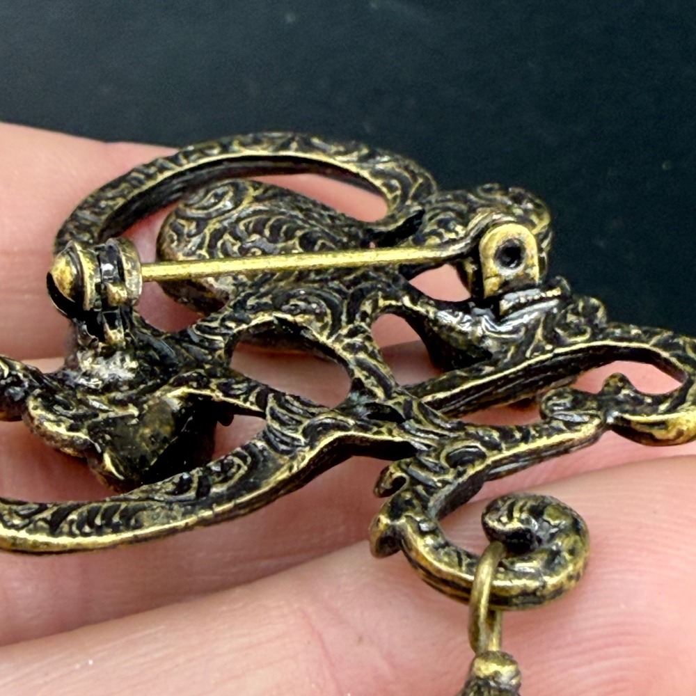 Vintage 1928 Brooch Gold Tone Rhinestone - Picture 5 of 9